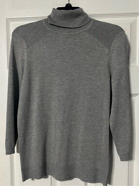 NWT Chicos Lightweight Turtleneck Sweater With Skeek Ribbed Yoke